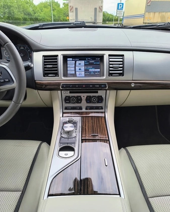 Jaguar XF cena 51900 przebieg: 251121, rok produkcji 2012 z Wyszków małe 211